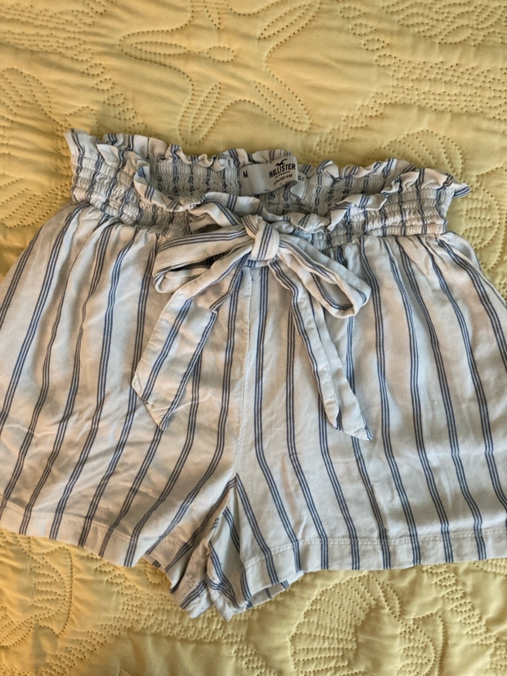 Hollister White and Blue Striped Paperbag Waist pull on Shorts size M